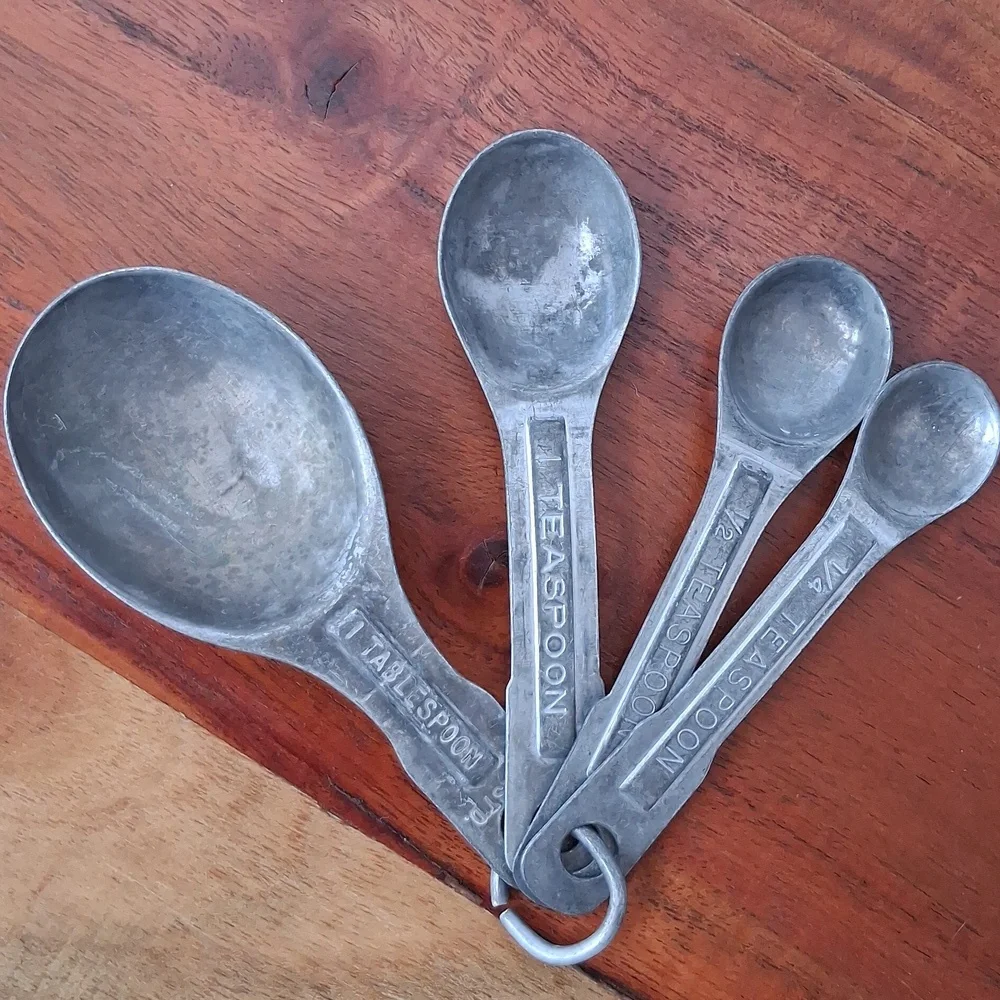 N/A vintage measuring